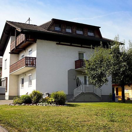 Ferienwohnung Messner-Schauer ザンクト・カンツィアン エクステリア 写真